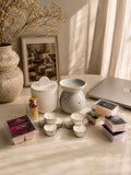Pack Lumière de Bienvenida con vela artesanal, wax melts, mini wax melts, quemador de cerámica, velitas de té y regalos sorpresa